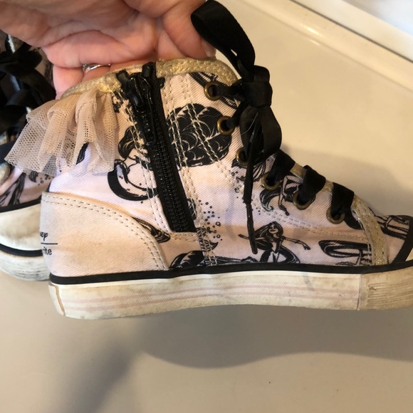 Stride Rite Sneakers - Picture 3 of 4